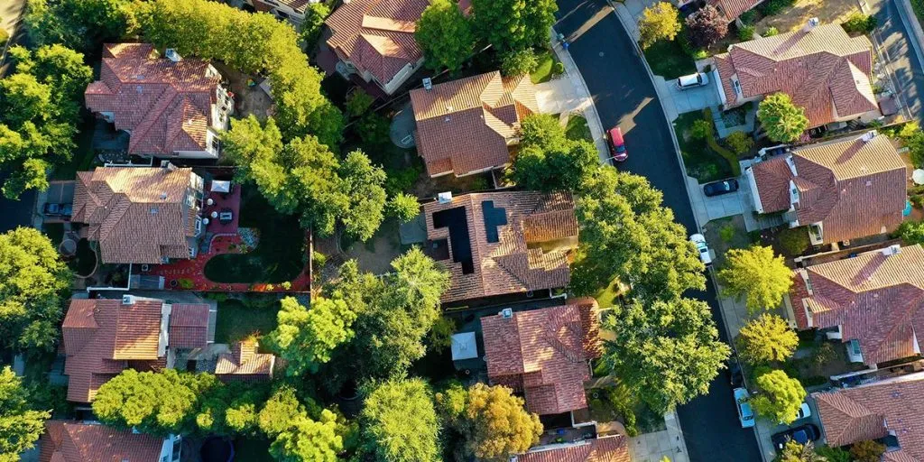 solar-powered-container-home