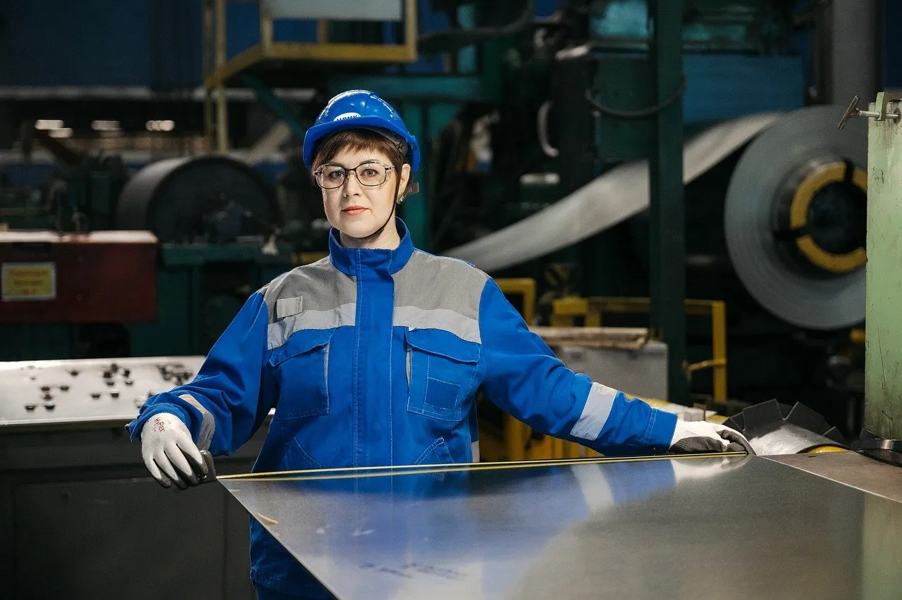 container-worker-in-the-factory